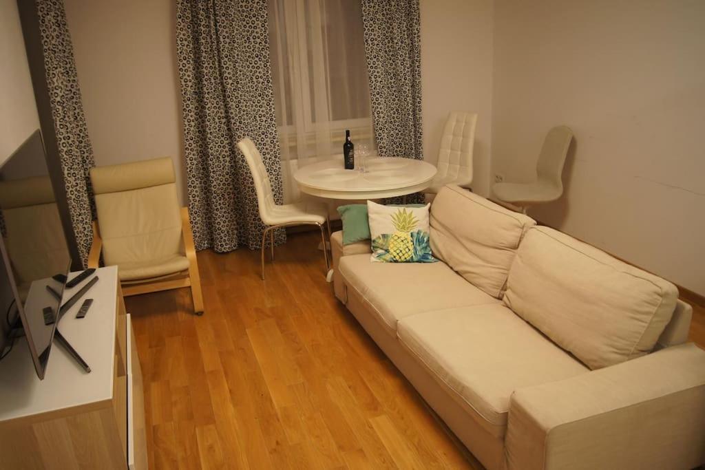 Apartmán Cichy, Nowoczesny, Komfortowy Przy Galerii Mokotow Varšava Exteriér fotografie